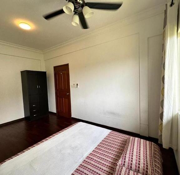اتاق لوکس با تخت بزرگ, La Casa