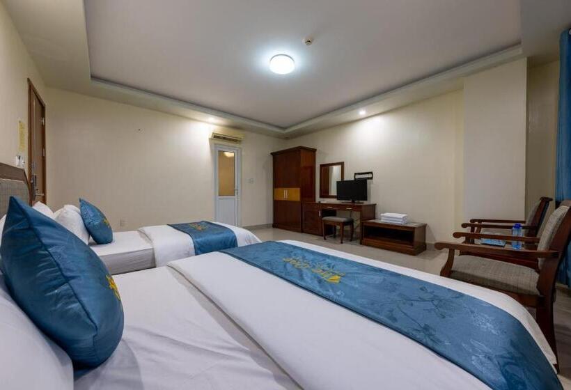 اتاق ساده سه‌ نفره, The One Hostel & Rooftop Bar Catba