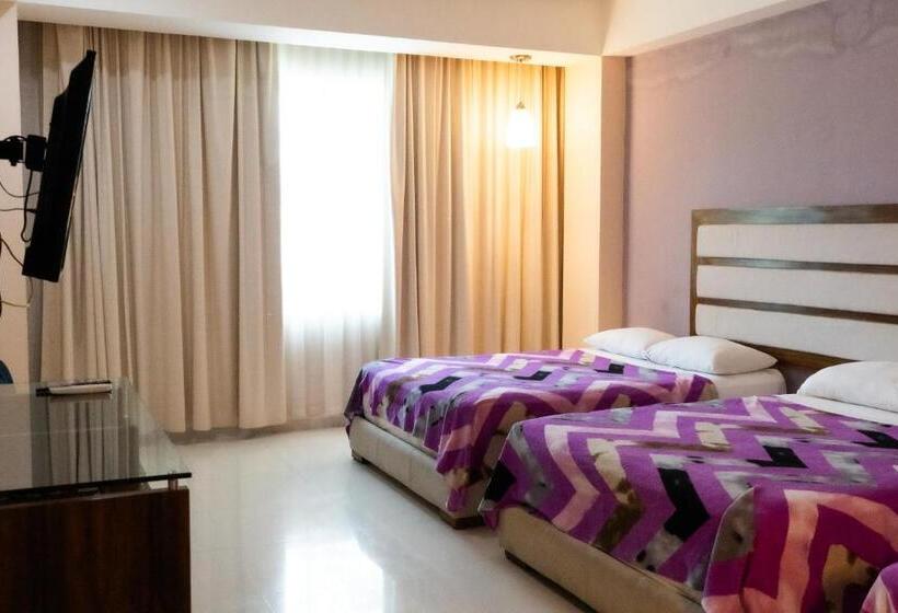 Quarto Triplo Estandar, Infinity Suites Habitación Triple 203