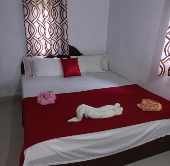 Трехместный Номер Базовый, Edens Residency Thekkady