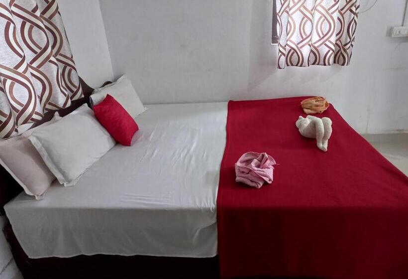 Трехместный Номер Базовый, Edens Residency Thekkady