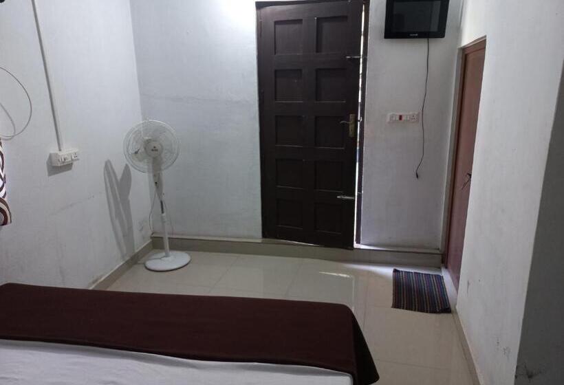 Трехместный Номер Базовый, Edens Residency Thekkady
