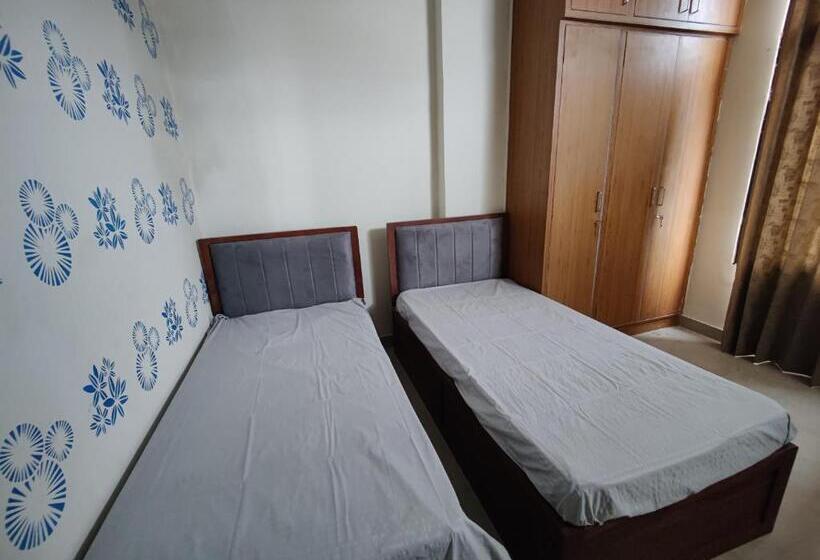اتاق استاندارد, Nomadic Paying Guest