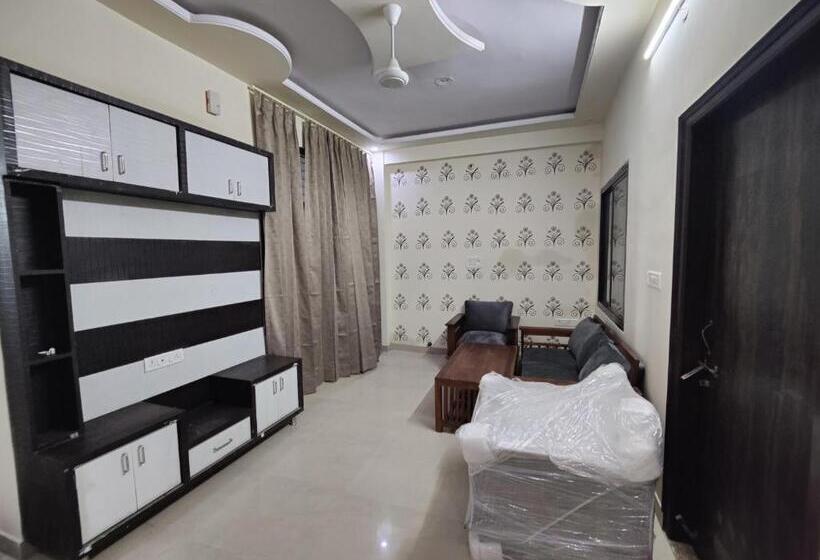 اتاق استاندارد, Nomadic Paying Guest