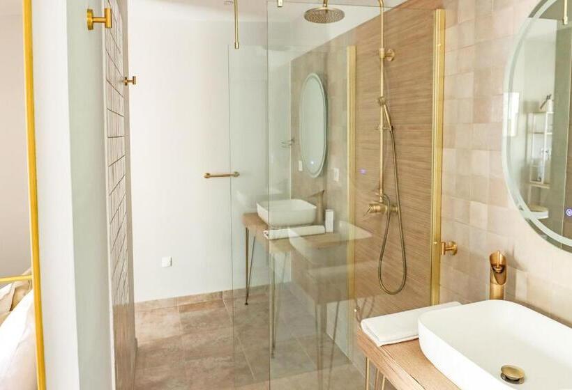 Люкс с гидромассажем, Les Gîtes De Laure   L Eden Romantique, Chambres Hôtes, Spa Privé, Couloir De Nage, Adults Only