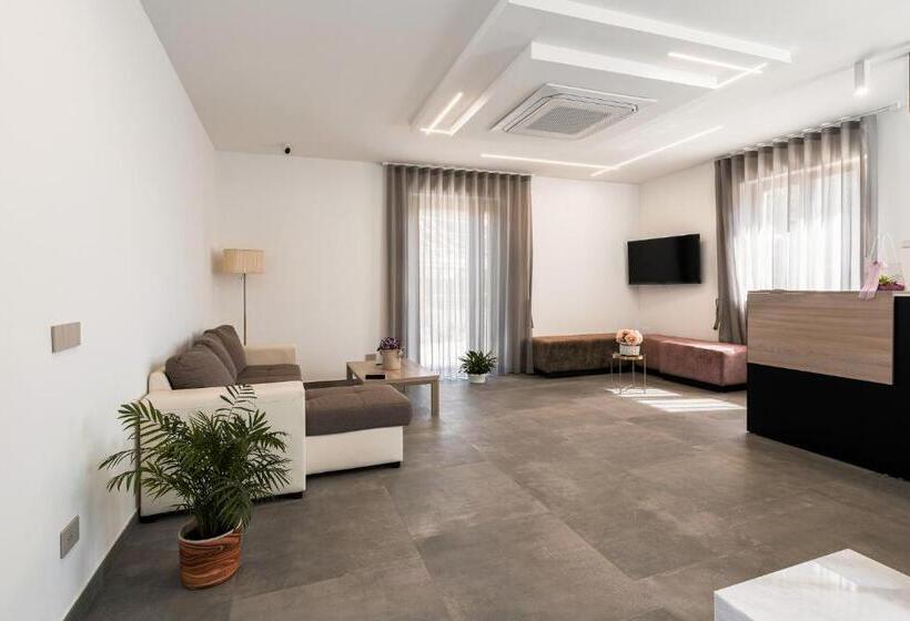 Номер Стандарт с Балконом, Villavità
