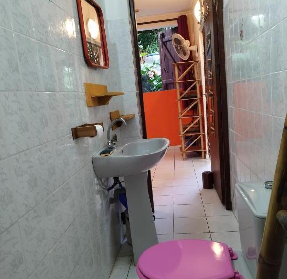 اتاق خانوادگی, Tikazalou Eco Hostel