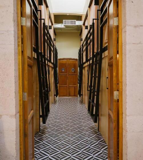 اتاق استاندارد یک نفره, Bodegante Hostal 3