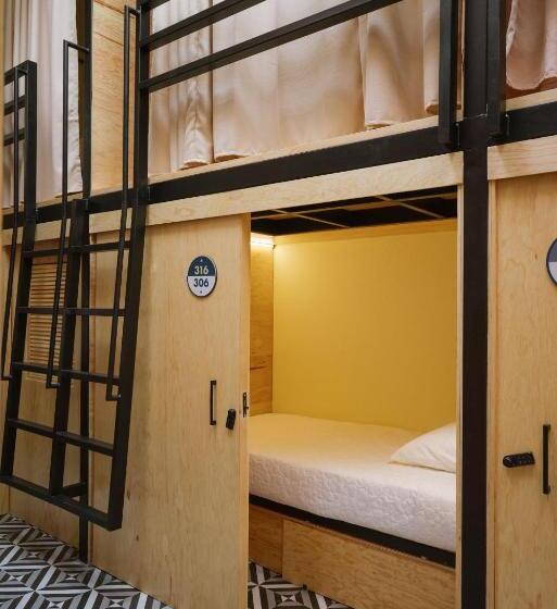 اتاق استاندارد یک نفره, Bodegante Hostal 3