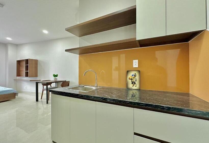 استودیو استاندارد با بالکن, Scove Home The Air Building