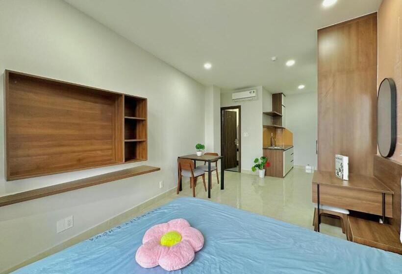 استودیو استاندارد با بالکن, Scove Home The Air Building