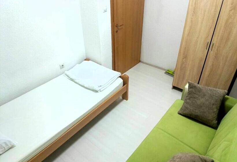 اتاق استاندارد یک نفره, Historia Hostel