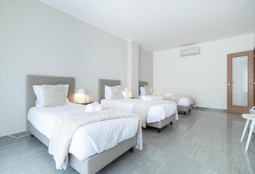 اتاق استاندارد سه تخته با بالکن, Akicity Beja Rooms