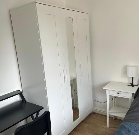 Номер Стандарт, Rooms In London Next To Tube And Wimbledon