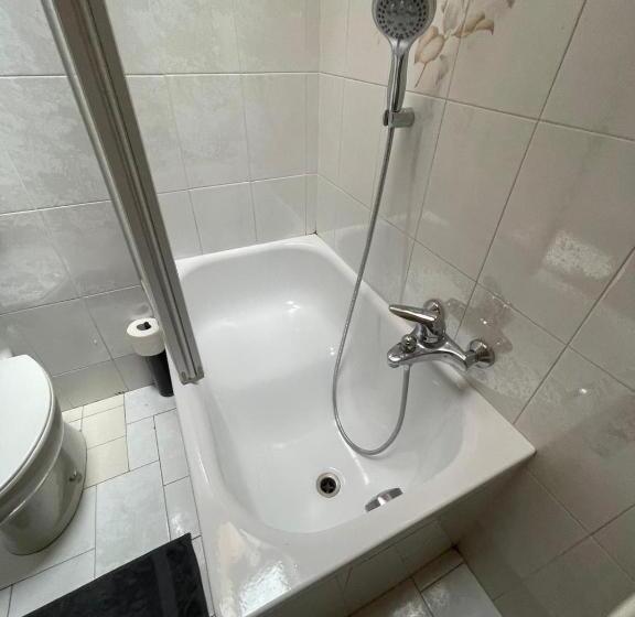 اتاق استاندارد سه نفره, Picchio Rosso   Stanza Privata Con Bagno In Val Di Fassa
