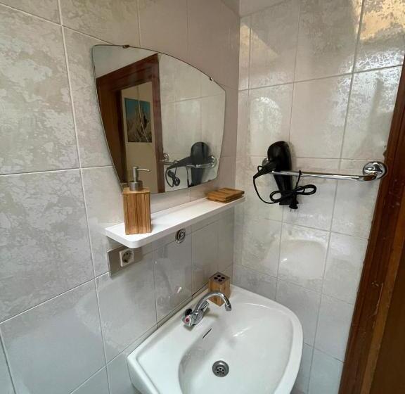 اتاق استاندارد سه نفره, Picchio Rosso   Stanza Privata Con Bagno In Val Di Fassa