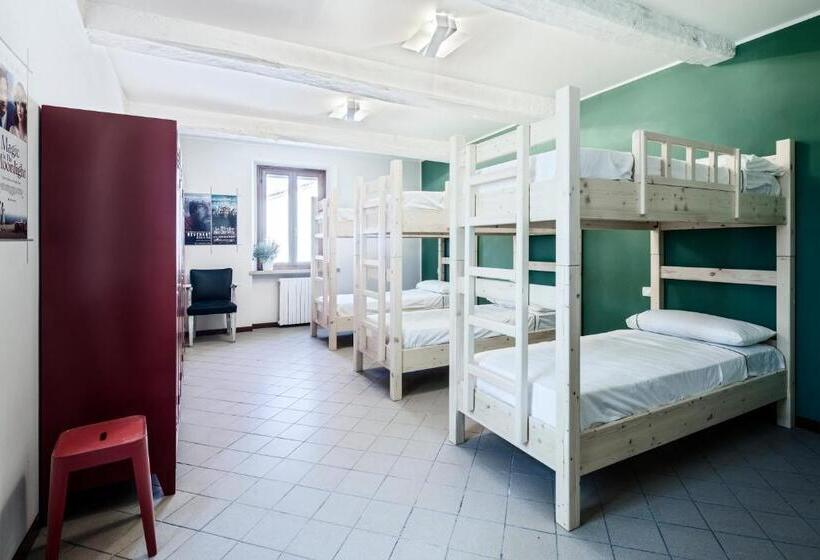 Кровать в Общей Комнате, Cascina La Goliarda