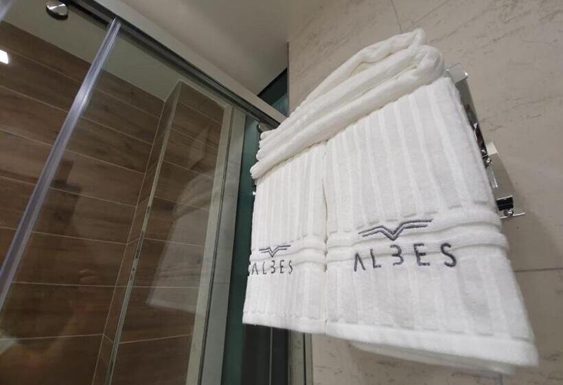 디럭스 스위트, Albes