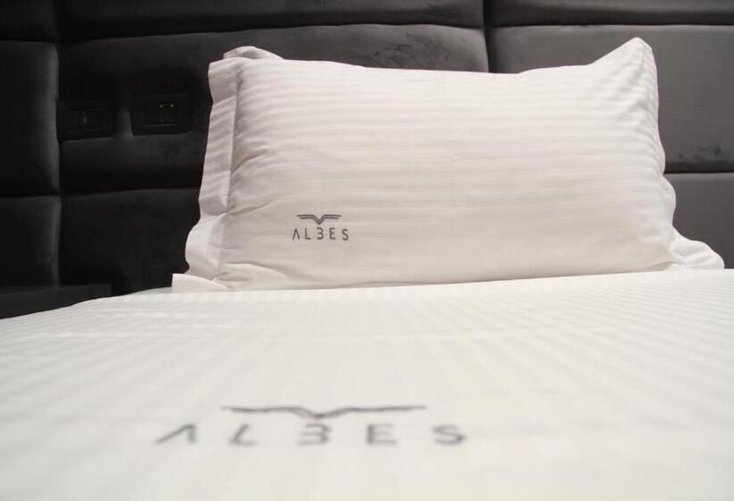 디럭스 트리플 룸, Albes