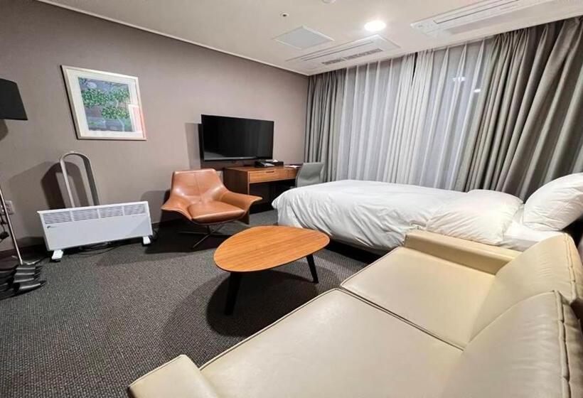 Семейный Номер, Raonstay In Perla