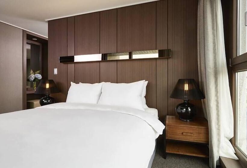 Полулюкс, Raonstay In Perla