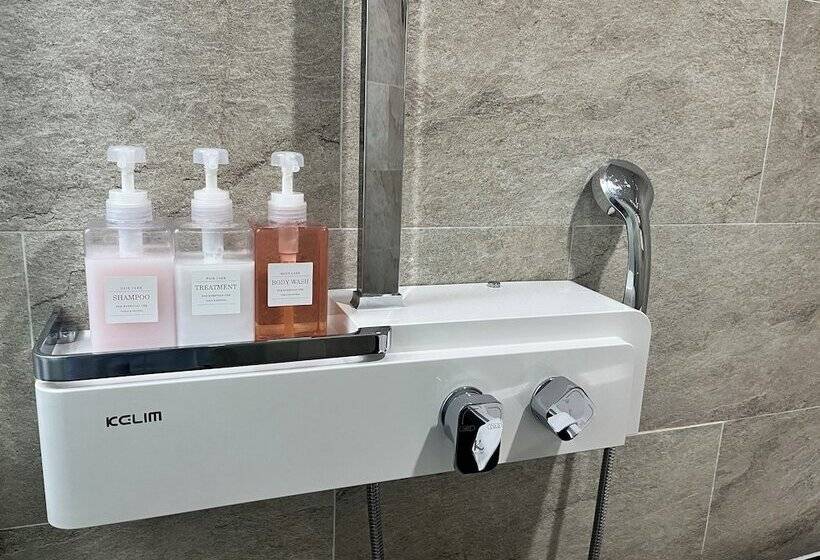Семейный Номер, Raonstay In Perla