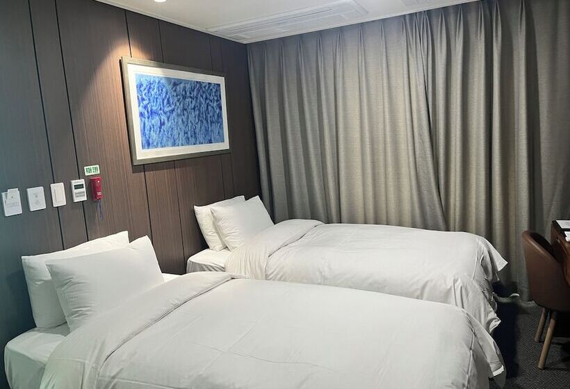 Семейный Номер, Raonstay In Perla