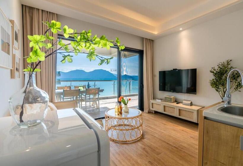 Suite with lake view, Huangshan Taiping Lake Muxin