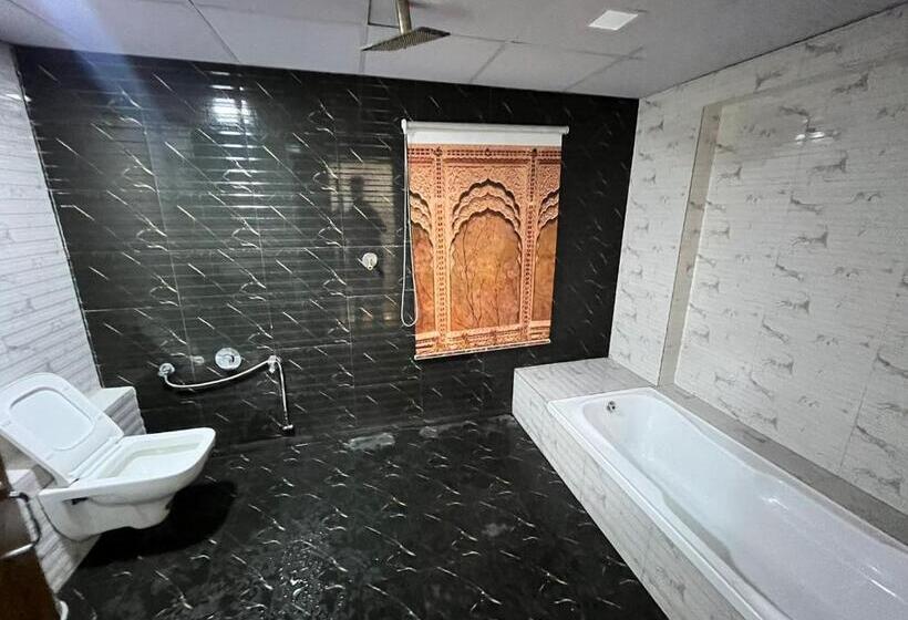 اتاق سوپریور, The Grand