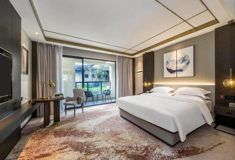 Номер Superior, Poltton Century Hotel   Changtai Taoli Chunfeng Branch