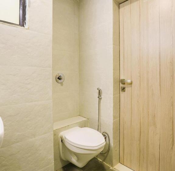 带大床的高级房间, Stayguru Hotel Atithi