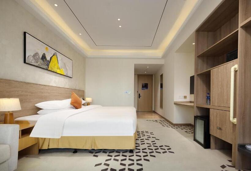 带特大床的标准间, Q Box Ningbo Hangzhou Bay