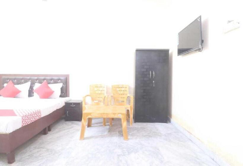 Трехместный Номер Классика, Oyo Foji Guest House