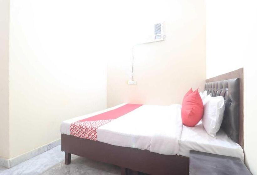 Трехместный Номер Классика, Oyo Foji Guest House