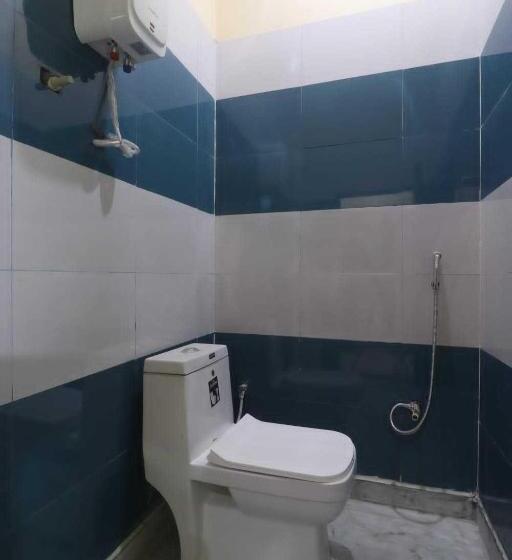 Трехместный Номер Классика, Oyo Foji Guest House
