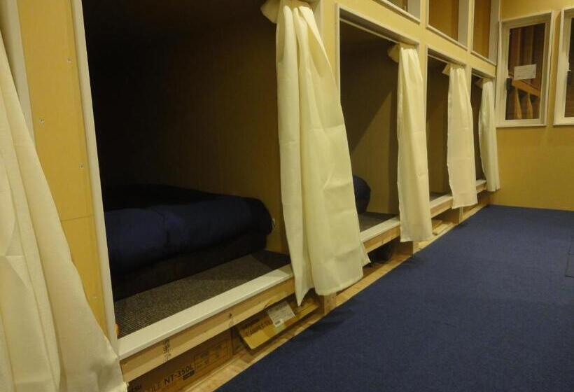 Кровать в Общей Комнате, Relak Guest House 登別 Station