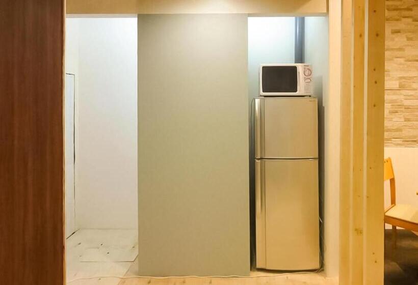Семейный Номер, Relak Guest House 登別 Station