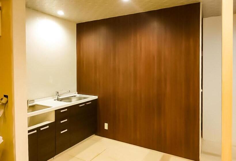 Семейный Номер Совместный Санузел, Relak Guest House 登別 Station