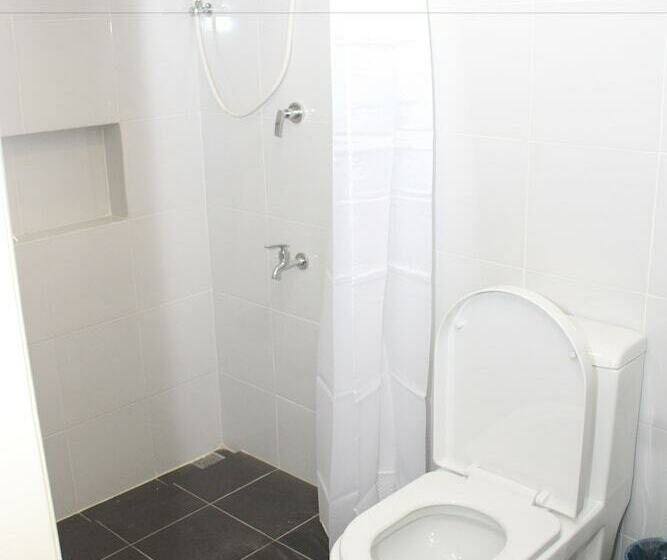 スタンダードルーム, The White B&b Bacolod