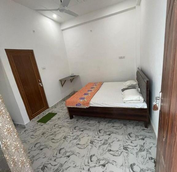 Quarto Triplo Deluxe, Goroomgo Ayodhya Dham Guest House Ayodhya