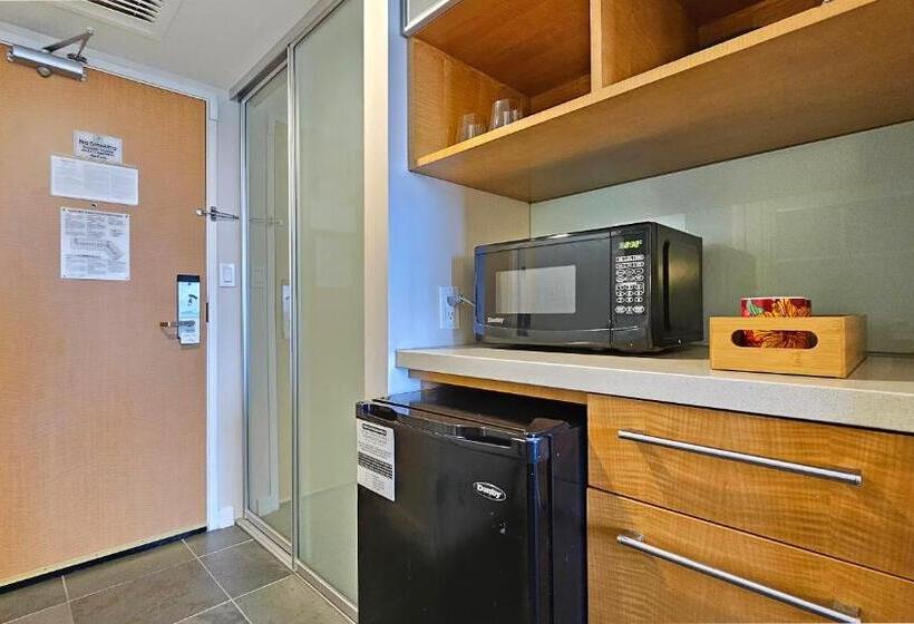 디럭스 룸, Ocean View Room At Ala Moana Fees Include