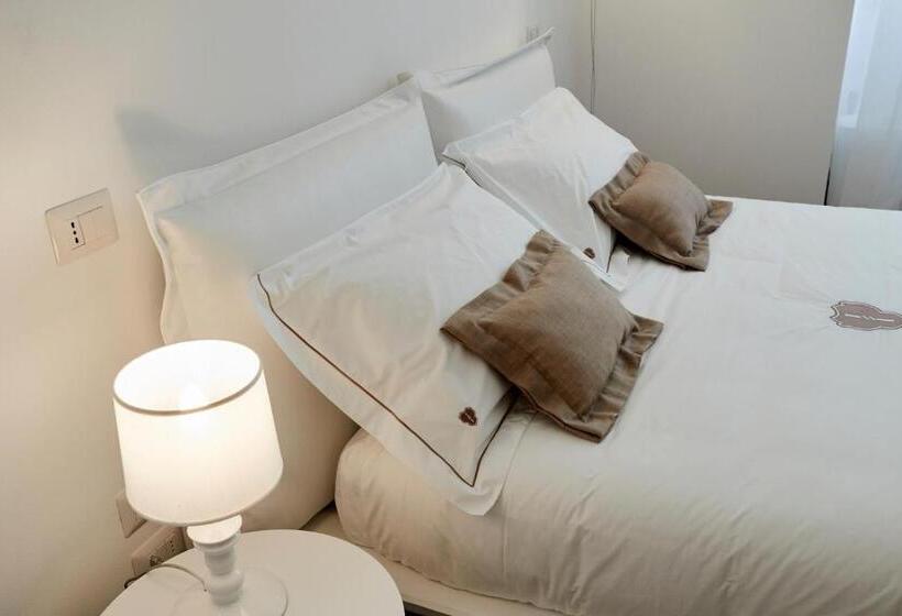Полулюкс, Iulius Suite & Spa