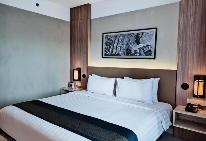 Полулюкс, él Hotel Royale Banyuwangi