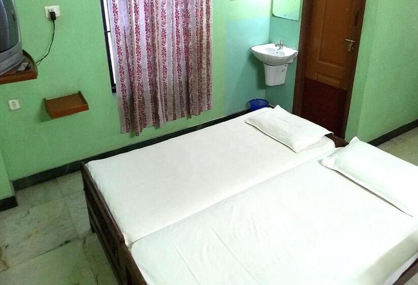 Standard Room, Ganga Palace