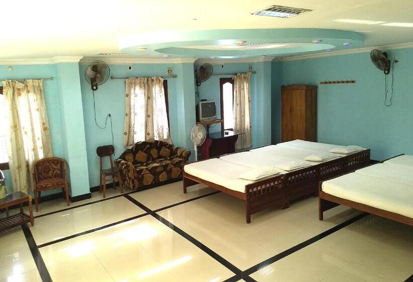Standard Room, Ganga Palace