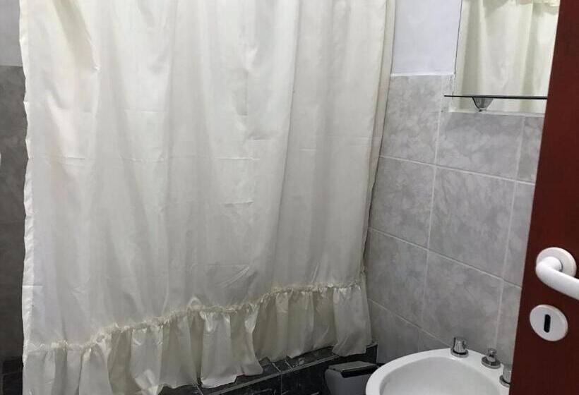 Четырехместный Номер Стандарт, Apart Eva Luna Departamentos Y Habitaciones Con Baño Privado