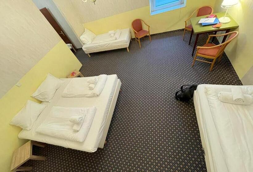4인용 스탠다드 룸, Tabor Rooms