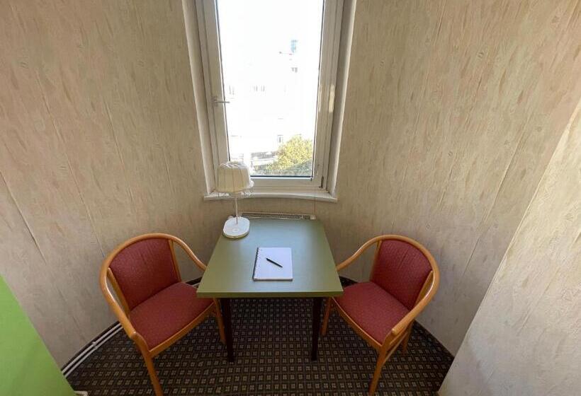 4인용 스탠다드 룸, Tabor Rooms
