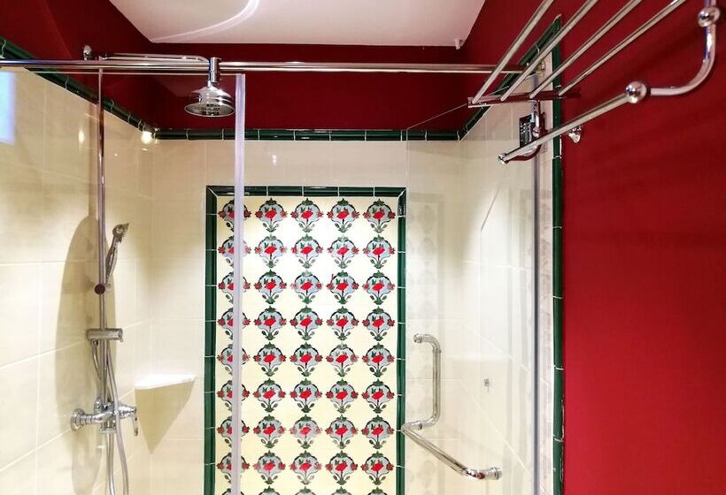 سوییت, The Granite Luxury