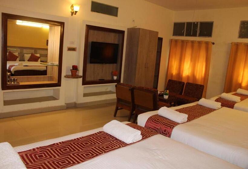 Семейный Номер, Kaveri Hotel Bed & Breakfast